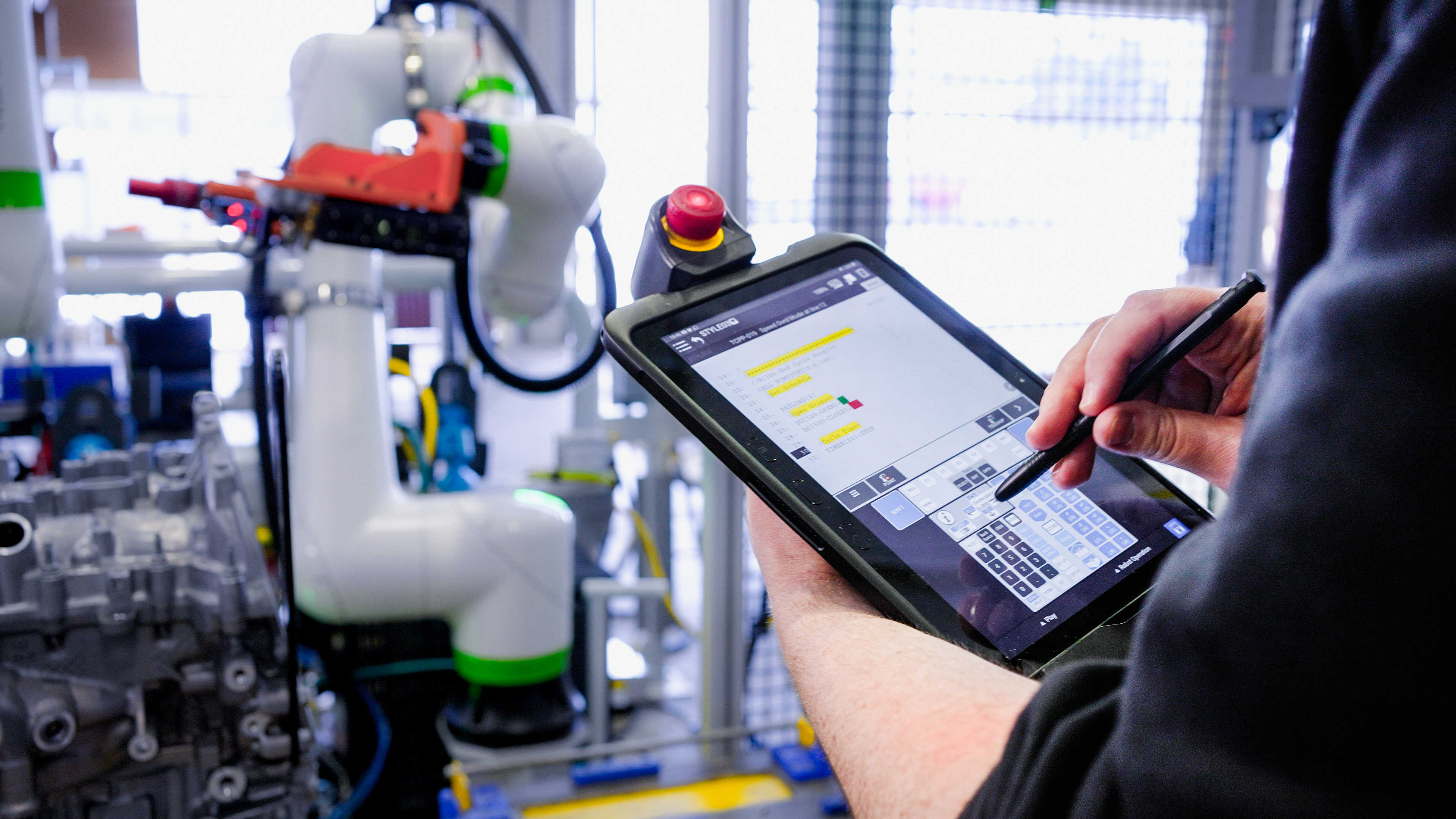 Why Custom Robot Programming Is Worth the Investment